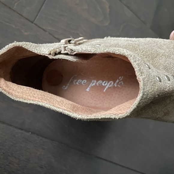 Free People suede ankle boots (like new) - Picture 4 of 6